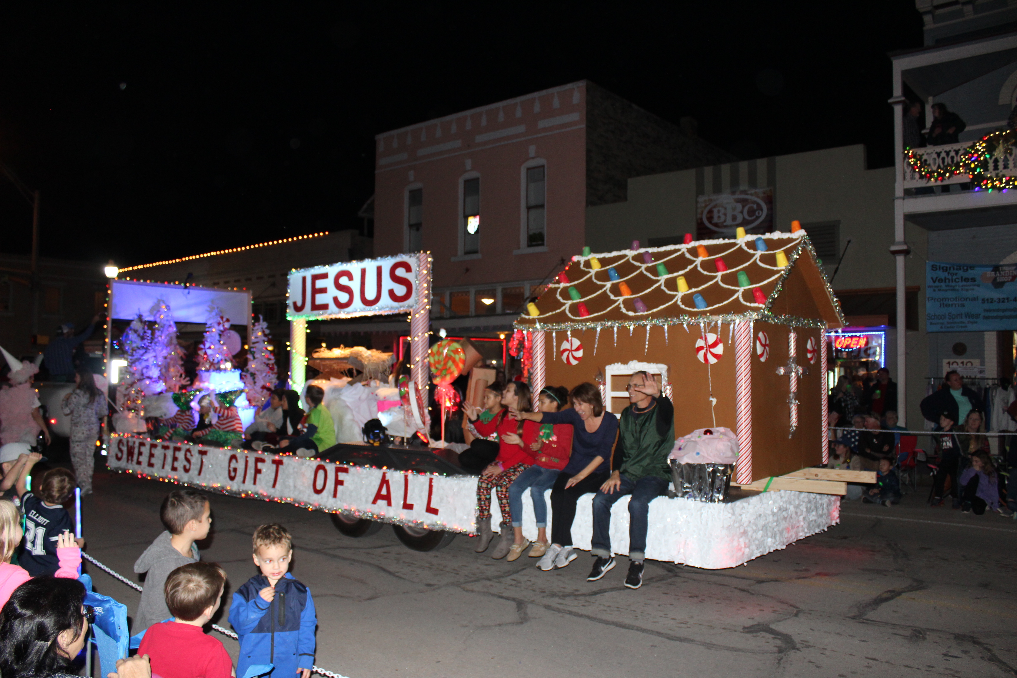 Lost Pines Christmas features parade, snow day and more Elgin Courier