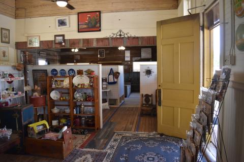 The door at McDade Antiques and Marketplace in McDade readies to welcome in customer during the store's grand opening April 1. Photo by Fernando Castro