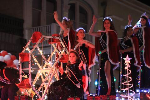 Queens, princesses and duchesses bring their Christmas spirit to Bastrop. Photo by Colin Guerra.